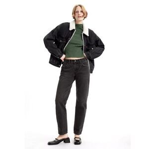 Levi's Premium Middy Straight Jeans in No Service Black size 29